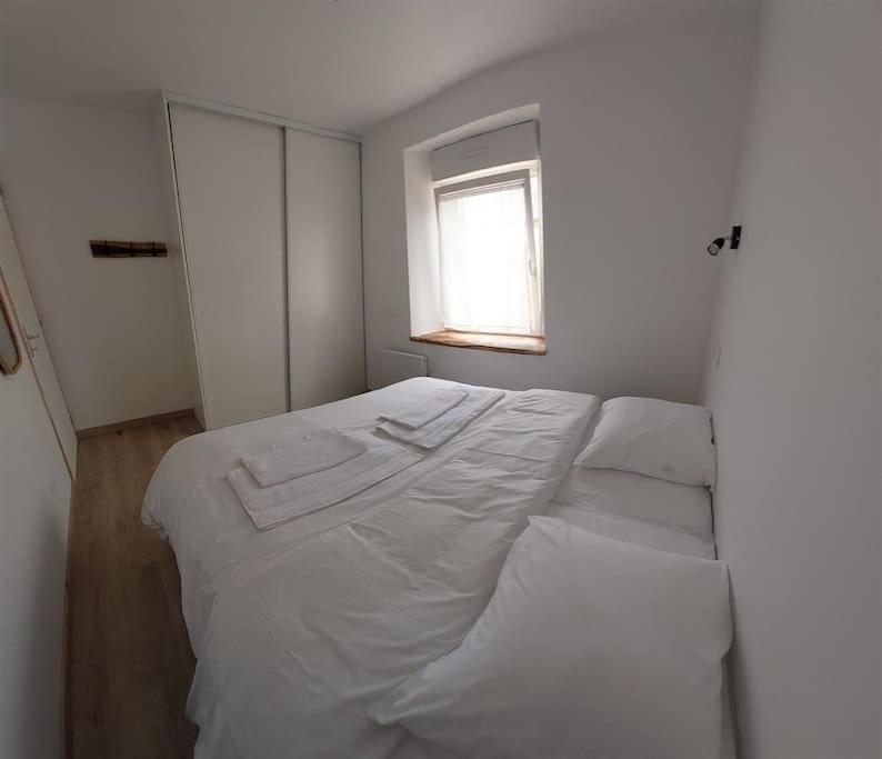 Le Cormoran Emplacement Ideal, Moderne Tres Equipe Thury-Harcourt-le-Hom Bagian luar foto
