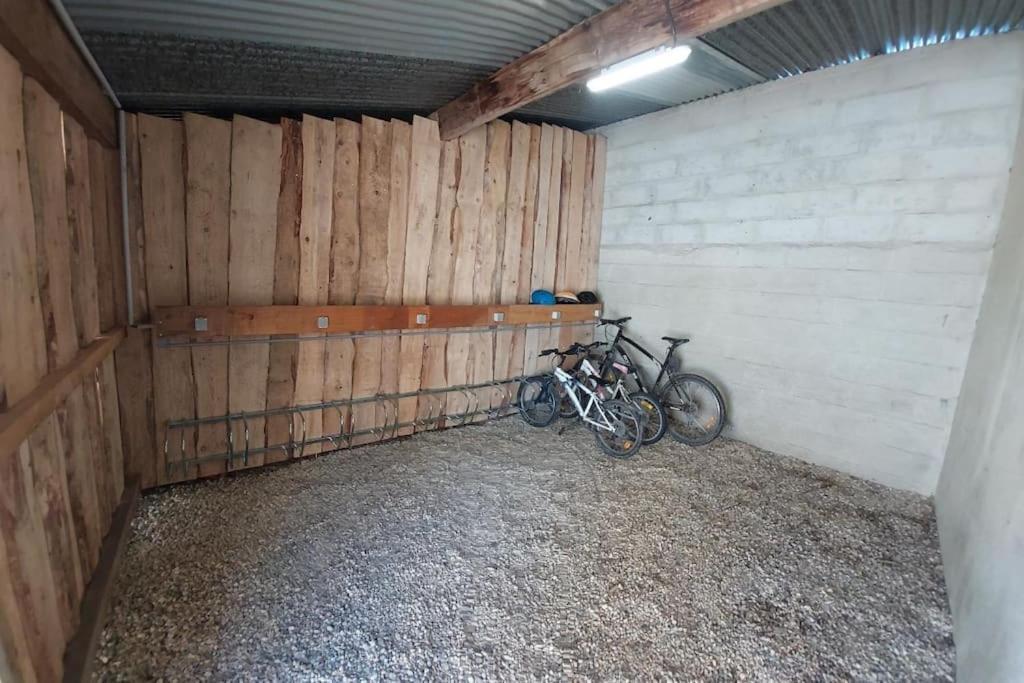 Le Cormoran Emplacement Ideal, Moderne Tres Equipe Thury-Harcourt-le-Hom Bagian luar foto